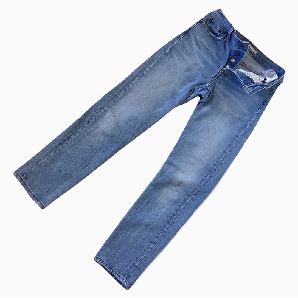 Levi’s Wedgie Straight in Light Wash. Sz 25